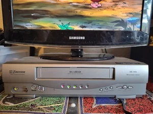 Emerson EWV404 DA-4Head VHS VCR ¡FUNCIONA MUY BIEN! Sin control remoto limpio por dentro y por fuera - Imagen 1 de 24