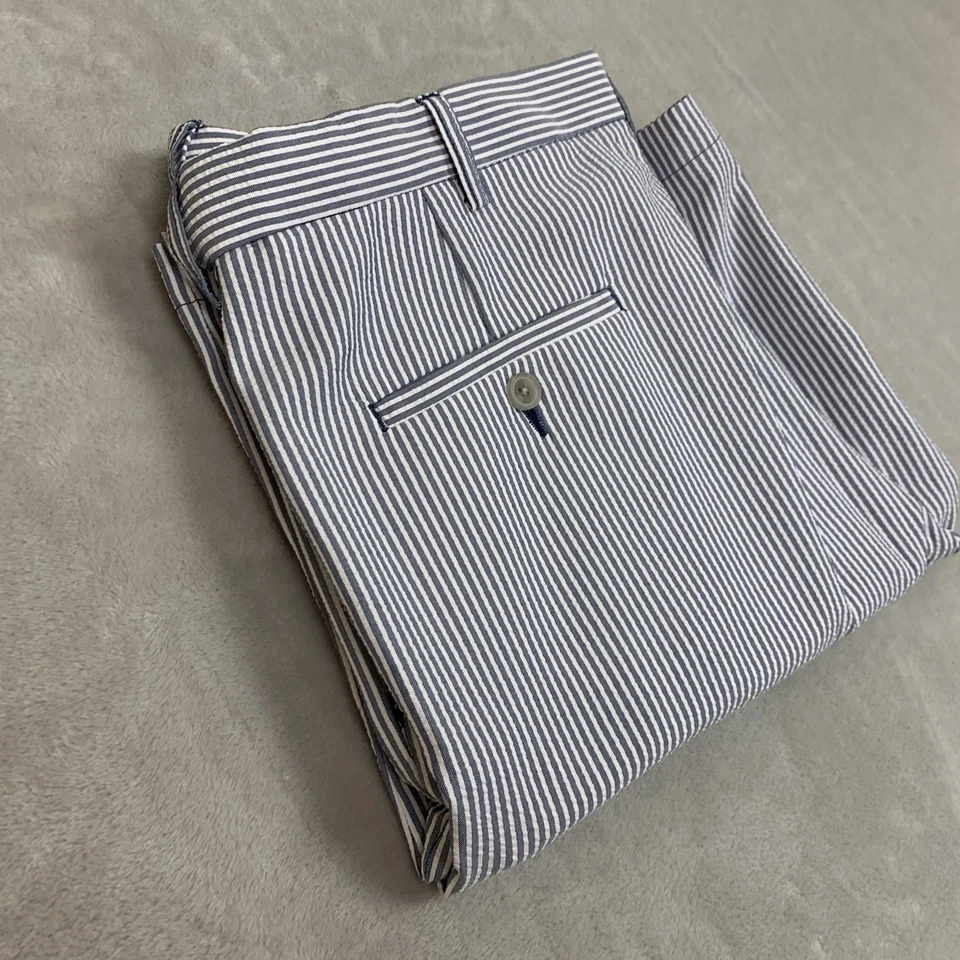 Pantalones Cortos Haggar Seersucker Para Hombre 36 Gris y Blanco Frente Plano Cintura Cómoda Informal Foto 1 de 4