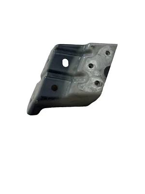 Soporte guardabarros delantero izquierdo volkswagen vw touareg 2012 2013 2014 2015 2016 2017 Foto 1 de 4