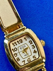 CG brand gold and cream colored classic women's watch - fresh battery - Picture 1 of 11
