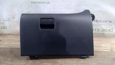 GUANTERA MITSUBISHI MIRAGE 2014-2023 COMPARTIMENTO DE ALMACENAMIENTO OEM 8006A304XA Foto 1 de 4