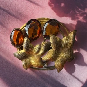 Art Deco Brooch Amber Glass Stones Ivy Leaves Brass Tone 1930s Style Vintage - Picture 1 of 9