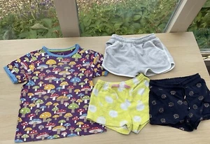 Little Bundle Girls Shorts t-shirt Age 5-6-7 - Picture 1 of 12