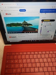 Microsoft Surface Pro 3 12" Silver 1.7 GHz i7-4650U 8GB with Keyboard. - Picture 1 of 10