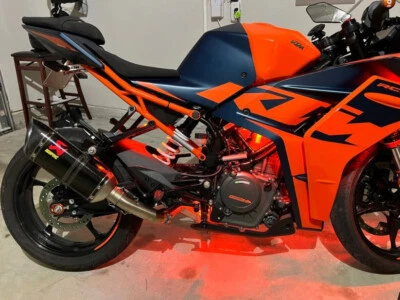 ST3031-2 KTM RC390 RC390 20' 21' 22' 23' 24' RENDIMIENTO TUBO MEDIO STOCK EN EE. UU. Foto 1 de 4