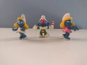 Vintage 70er Jahre Clown Schlumpf, Schlumpfine im weißen Kleid und im rosa Kleid Schleich - Bild 1 von 17