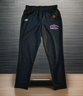 Calça New Balance Miracle On Ice Fantasy Camp Lake Placid Isolada ● Tamanho 2XL - Imagem 1 de 4