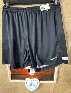 Nike Dri-Fit Herren Schwarz Weiß M Sport Short Kordelzug Gummibund Locker I - Bild 1 von 5