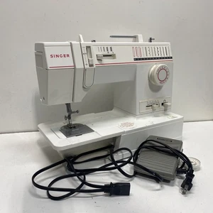 Singer White Multi-Stitch Portable Electric Sewing Machine 9020 Model - Picture 1 of 8
