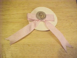 Girls 2.75" Pink Hair Bow Hair Accessory With Clip Fasten Gold Hat Design NEW  - Picture 1 of 5