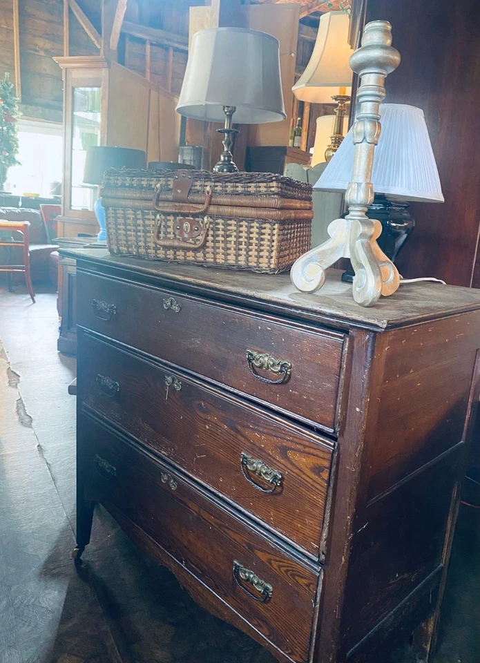 Cómoda de roble Foto 1 de 1