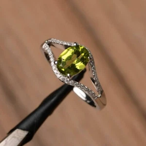 Natural Green Peridot Gemstone Ring 925 Sterling Silver Gift For Mom - Picture 1 of 5