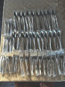Onieida 44Piece Service For OHSALl. OHSFIR Pattern Stainless Silverware - Picture 1 of 7