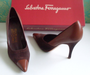 Ferragamo Italy  Designer Pointed Toe Pump Court Heels Size 5 B UK 2.5 EU 35.5