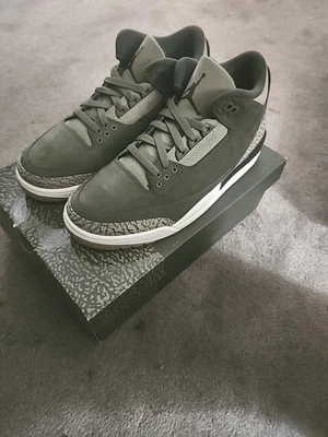 Air Jordan 3 Retro Family Affair Hombre Talla 9 MEDIANO OLIVA/SEQUOYA DN3707202 Foto 1 de 4