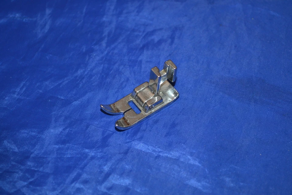 PRENSATELAS ZIGZAG PIE HERMANO JONES TOYOTA JANOME NUEVAS MÁQUINAS DE COSER CASERAS CANTANTE Foto 1 de 1