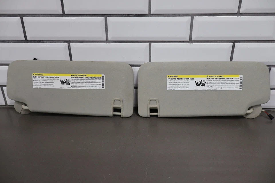 Par de parasoles interiores 17-22 Chevy Colorado OEM izquierda/derecha neutra Foto 1 de 4