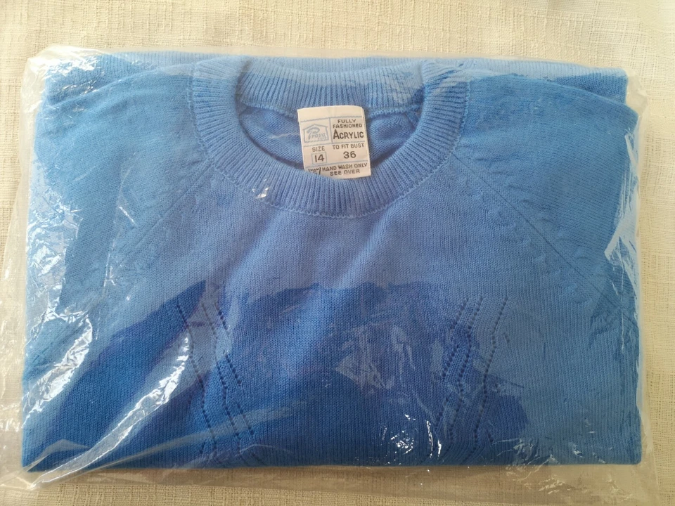 Prova Acylic jumper sweater size UK 14 Genuine vintage NEW never worn Christmas - Image 1 of 4