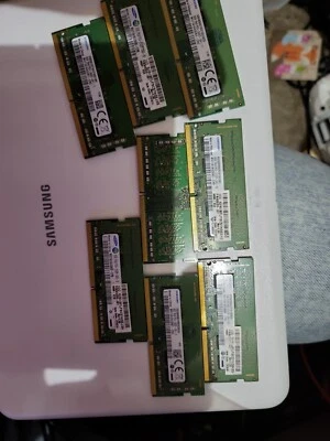 Samsung 8GB (1x8GB) 2400MHz 260-pin SODIMM GDDR4 RAM Memory (M471A1K43CB1-CRC) - Image 1 of 2