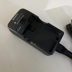Genuine Sony PlayStation Portable PSP Battery Charger PSP 1000 2000 3000 PSP-330 - Picture 1 of 7