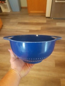 Vintage Dark Blue Melamine Plastic Colander Strainer - Picture 1 of 4