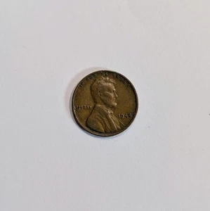 1944 P Lincoln Wheat Cent - VF Condition - Picture 1 of 2