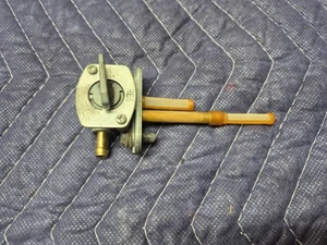 2008 YAMAHA V-STAR XVS 650 XVS650 Classic Petcock Gas Fuel Valve - Picture 1 of 3