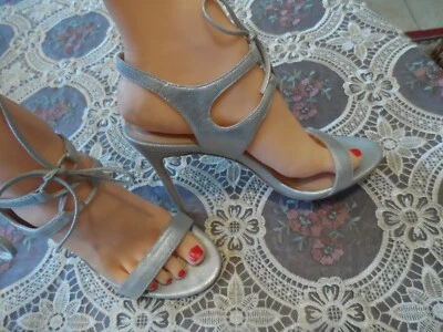 Nuevas Sandalias Elisa Pour la Victoire Cuero Plateado Perlado Talla 7.5M Foto 1 de 4