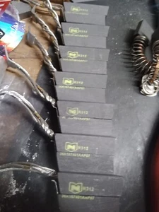 Carbon Brush GE Morgan, Grade R312, 0.875 X 0.625 X 1.500 GE #36A167401AAP07 - Picture 1 of 1