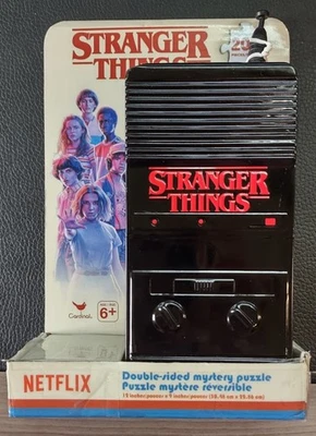 Quebra-cabeça misterioso frente e verso Stranger Things em lata walkie-talkie caixa 200 peças - Imagem 1 de 2