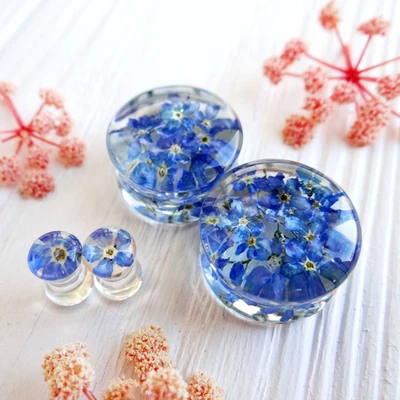 Forget me not blue flower ear plug resin wedding gauge ear tunnel jewelry 1 pair - Image 1 of 4
