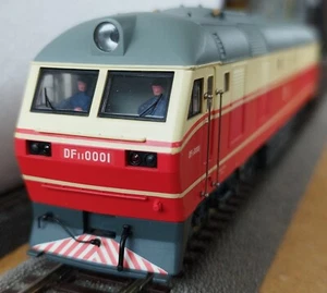 China Railway DF11 Diesel locomotive "Experimental version 001" HO 1:87 D.C. New - Picture 1 of 17