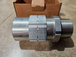 Appleton TMC2-125137A TMC2 Connector - 1-1/4" - Aluminum, Class I, Division 2 - Picture 1 of 4