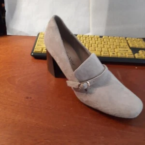 Bella Vita Ashton Block Heel Buckle Strap Pump Light Gray Size 8.5 - Picture 1 of 6