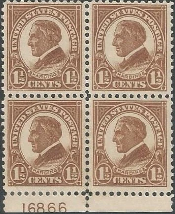 Plate Block of 4 stamps - Scott 670 - 1 1/2 cent - Harding - 1929 - MLH - Image 1 of 1