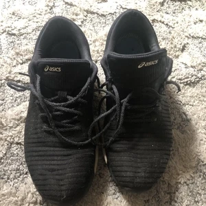 Herren Laufschuhe Asics Größe 10 1/2 Fuse X schwarz mit weißen Sohlen - Bild 1 von 5