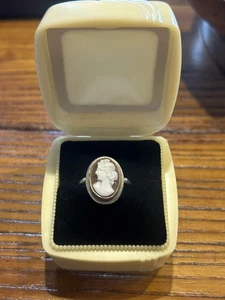 Vintage Italian Shell Carved Cameo 800￼ Sterling Silver Ring Sz 8 Celluloid Box - Picture 1 of 12