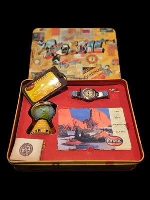 Reloj Club Coleccionistas Fossil Express 1997 con caja y lata Foto 1 de 4