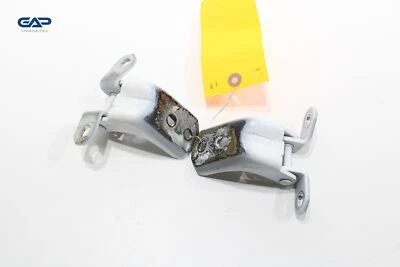 2022 - 2024 NISSAN FRONTIER FRONT RIGHT SIDE DOOR HINGE UPPER & LOWER OEM -SET- - Image 1 of 4