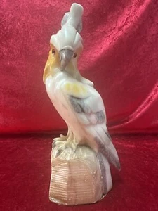 PAJARO LORO REALIZADO EN ALABASTRO. OJOS DE CRISTAL. Circa1950 - Picture 1 of 11