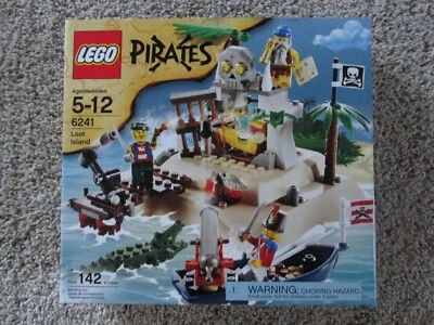 NISB LEGO Pirates Loot Island (6241) - Image 1 of 4