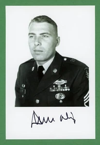 Drew Dix CMOH Medalla de Honor Ejército de Estados Unidos Vietnam Firmado 4x6 B/N Foto E27314 - Imagen 1 de 1