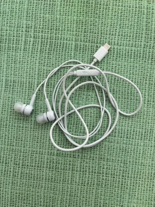 Due cuffie attacco USB-C nuovissime, mai usate - Foto 1 di 2