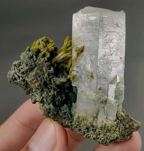 78 gms Aesthetic Collection Of Epidote & Quartz With Nice Termination & Color. - Picture 1 of 12