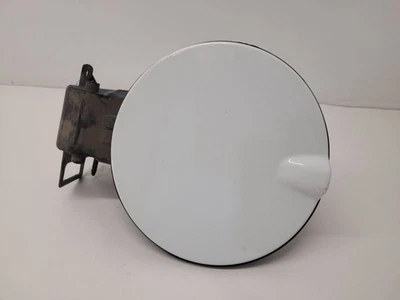 Chevrolet Sonic 2012-2020 puerta de llenado de combustible blanca 95483708 12-20  Foto 1 de 4