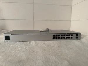 Ubiquiti Networks USW-16-POE Switch Power Over Ethernet Managed Gen 2 - Photo 1/7