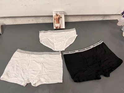 AUTÉNTICOS Paquete de 3 Calzoncillos y Calzoncillos Boxer Michael Kors XL, Blanco y Negro Sólidos Foto 1 de 4