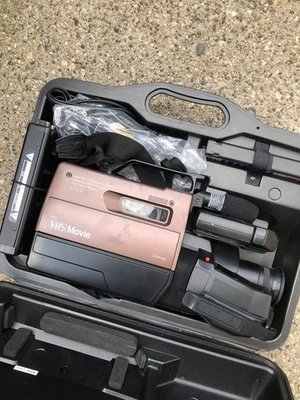 Videocámara VHS vintage JC Penny modelo 5360 con estuche. SIN PROBAR PERO EN MUY BUEN ESTADO VER FOTOS Foto 1 de 4