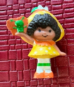 Vintage Strawberry Shortcake Mini Figure 1980 Orange Blossom - Picture 1 of 2