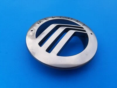 02 03 04 05 REJILLA DELANTERA MERCURIO MONTAÑERO EMBLEMA LOGOTIPO INSIGNIA SÍMBOLO FABRICANTE DE EQUIPOS ORIGINALES (2005) Foto 1 de 4